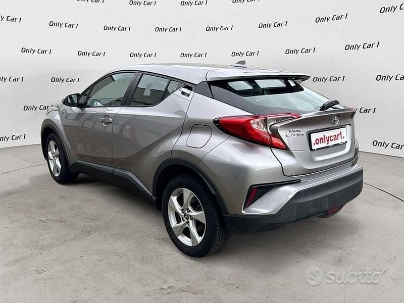 Usata Toyota C-HR Active 116 CV (85 kW) 2018 Grigio SUV