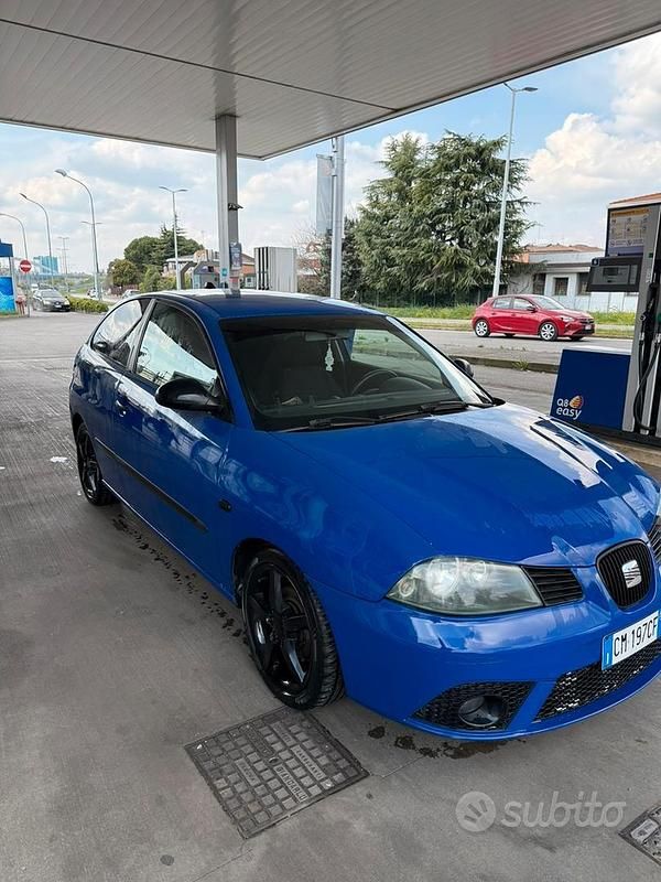 Usata Seat Ibiza 75 CV (55 kW) 2004 Blu Utilitaria
