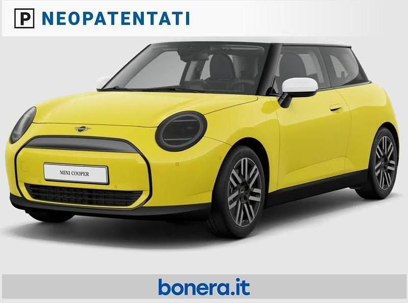 Usata Mini Cooper Classic 135 kW (184 CV) 2025 Giallo Utilitaria