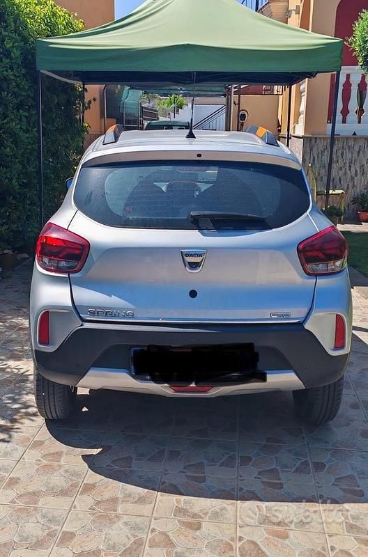 Grigio Usata 2023 Dacia Spring Due volumi | 10.000 € (Buon prezzo) - Immagine 1/3