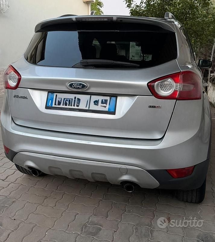 Usata Ford Kuga 136 CV (100 kW) 2010 Grigio SUV