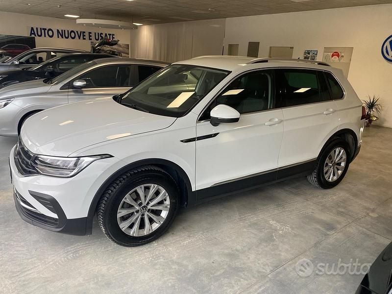 Usata VW Tiguan Life 122 CV (89 kW) 2022 Bianco SUV