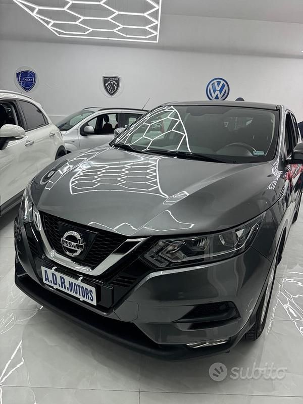 Usata Nissan Qashqai Tekna+ 163 CV (119 kW) 2017 Grigio SUV