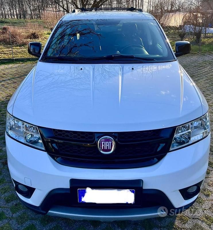 Usata Fiat Freemont Lounge 170 CV (125 kW) 2012 Bianco SUV