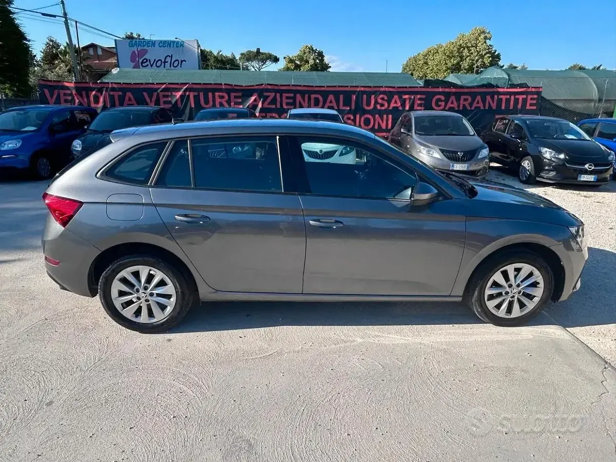 Usata Skoda Scala Ambition 95 CV (69 kW) 2023 Grigio Utilitaria