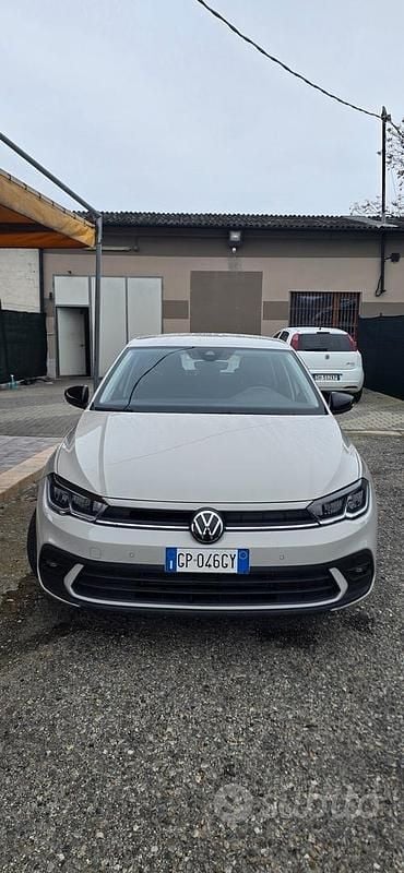 Usata VW Polo Life 80 CV (58 kW) 2023 Beige Utilitaria