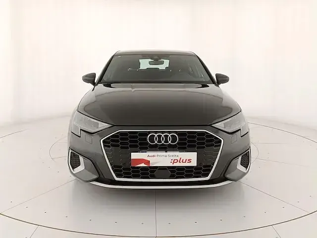 Usata Audi A3 Advanced 110 CV (80 kW) 2024 Grigio manhattan metallizzato Berlina