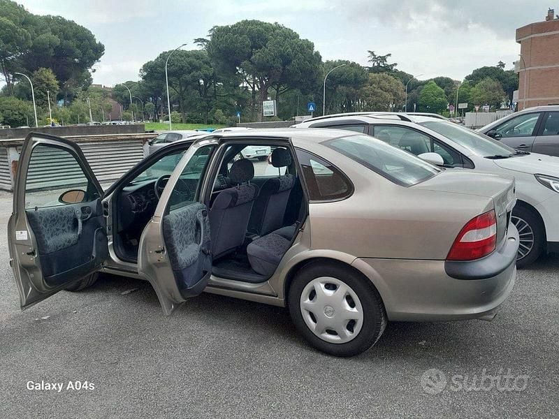 Usata Opel Vectra 1999 Grigio Berlina