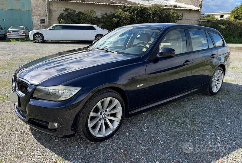 Usata BMW 320 176 CV (129 kW) 2010 Blu Station wagon