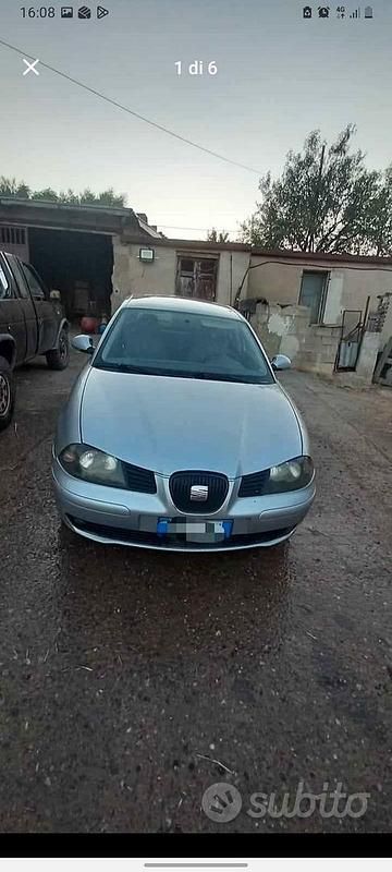 Usata Seat Ibiza 101 CV (74 kW) 2004 Grigio Berlina