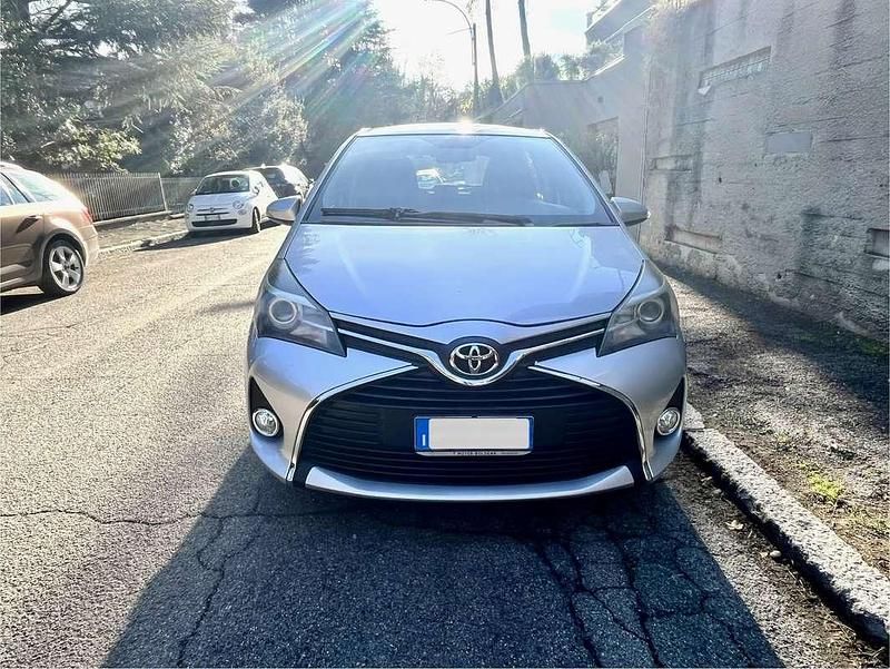 Usata Toyota Yaris Active 69 CV (50 kW) 2016 Berlina