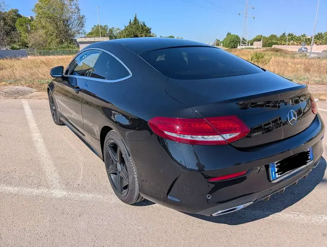 Usata Mercedes C220 Premium 170 CV (125 kW) 2017 Nero Coupé