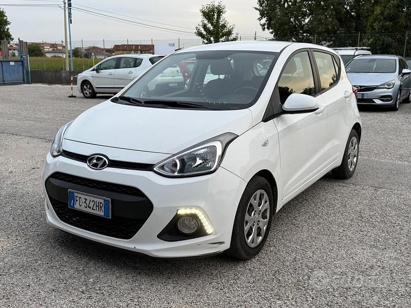 Usata Hyundai i10 Comfort 66 CV (48 kW) 2016 Bianco Utilitaria