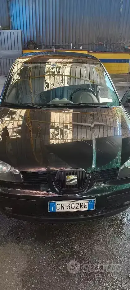 Usata Seat Arosa 50 CV (36 kW) 2004 Nero Utilitaria