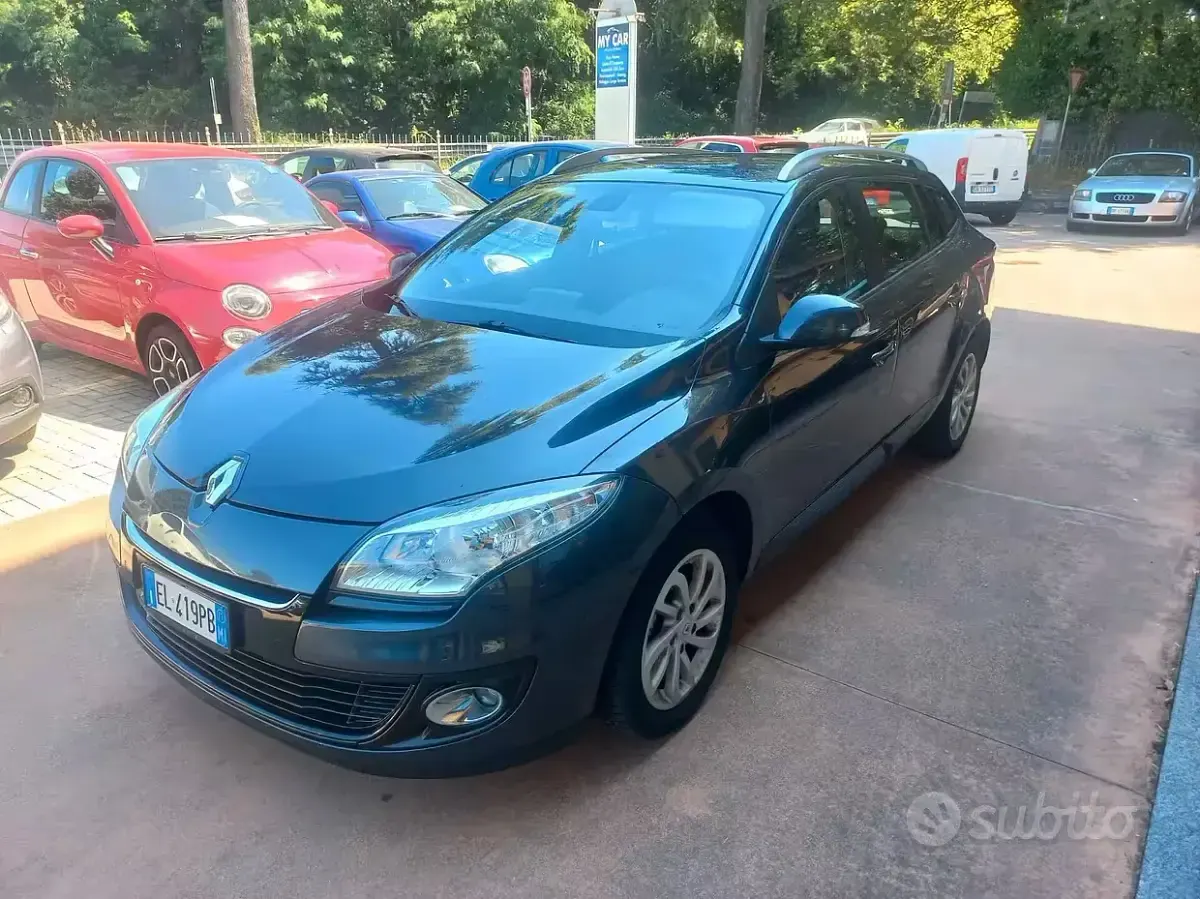Usata Renault Mégane GrandTour 110 CV (80 kW) 2012 Grigio Station wagon