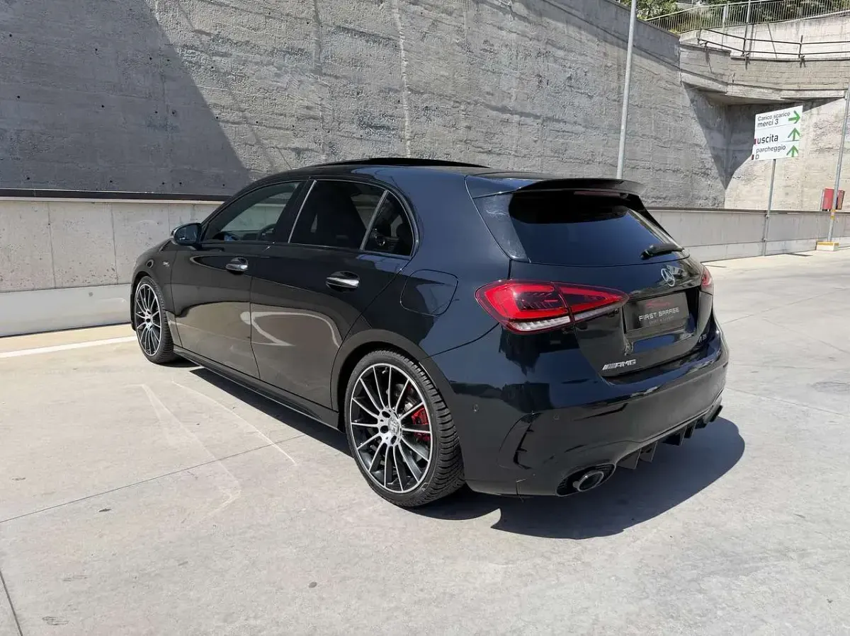 Begagnad Mercedes A35 AMG AMG 306 HK (225 kW) 2021 Svart Sedan