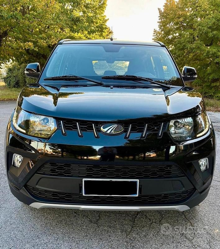 Usata Mahindra KUV100 87 CV (63 kW) 2023 Nero SUV