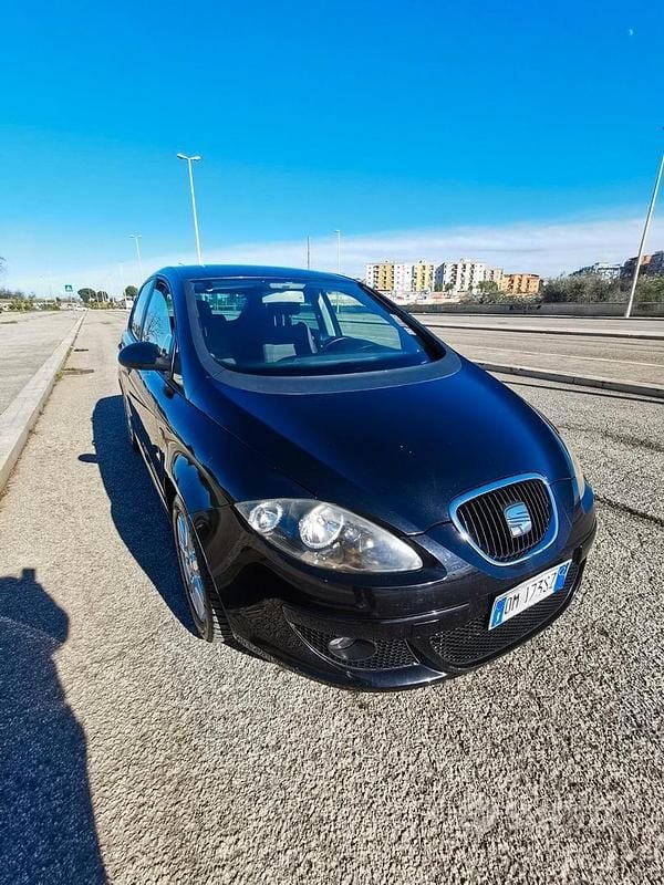 Nero Usata 2008 Seat Altea Stylance Monovolume | 2800 € (Buon prezzo) - Immagine 1/4