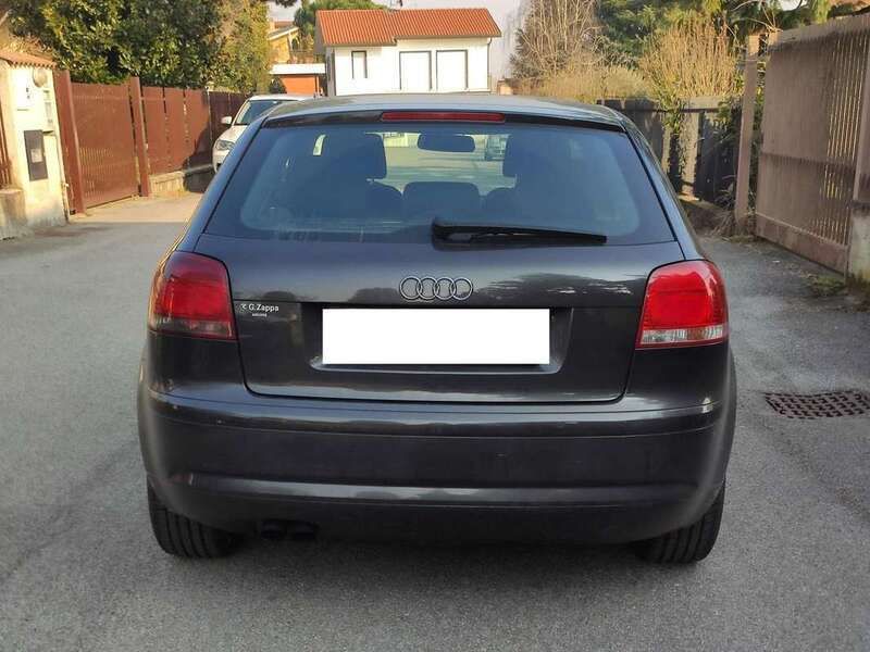 Grigio Usata 2003 Audi A3 Ambition Tre volumi | 4500 € (Molto cara) - Immagine 1/4