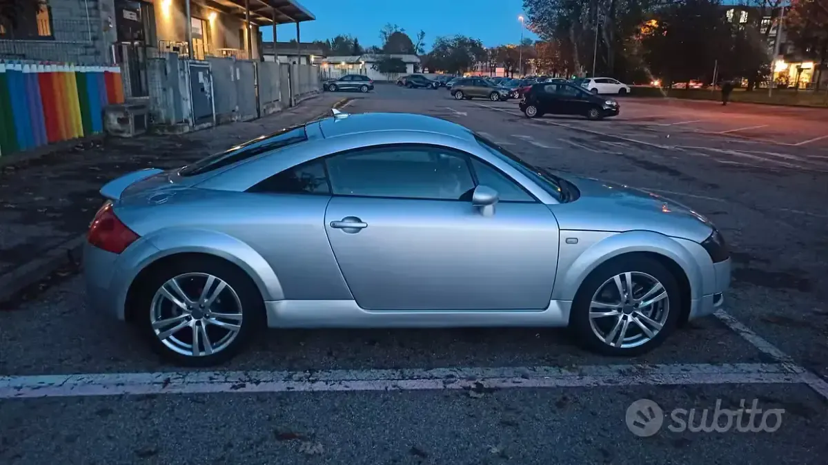 Usata Audi TT 179 CV (131 kW) 2000 Grigio Coupé