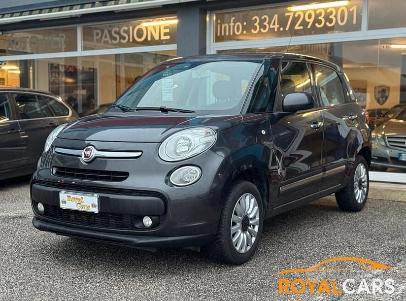 Grigio Usata 2013 Fiat 500L Lounge Monovolume | 4700 € (Buon prezzo) - Immagine 1/4
