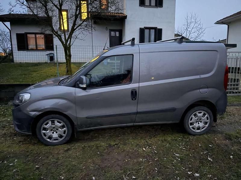Usata Fiat Doblò Active 84 CV (61 kW) 2017 Monovolume