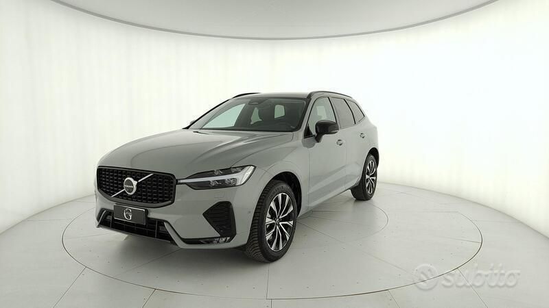 Grigio Usata 2024 Volvo XC60 Plus SUV | 43.900 € (Ottimo prezzo) - Immagine 1/4