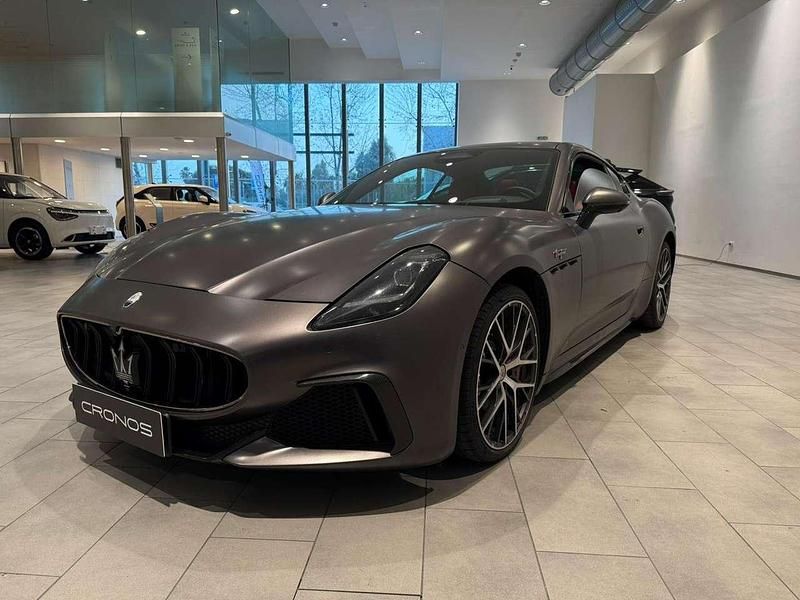 Usata Maserati Granturismo 549 CV (403 kW) 2023 Grigio maratea matte Coupé