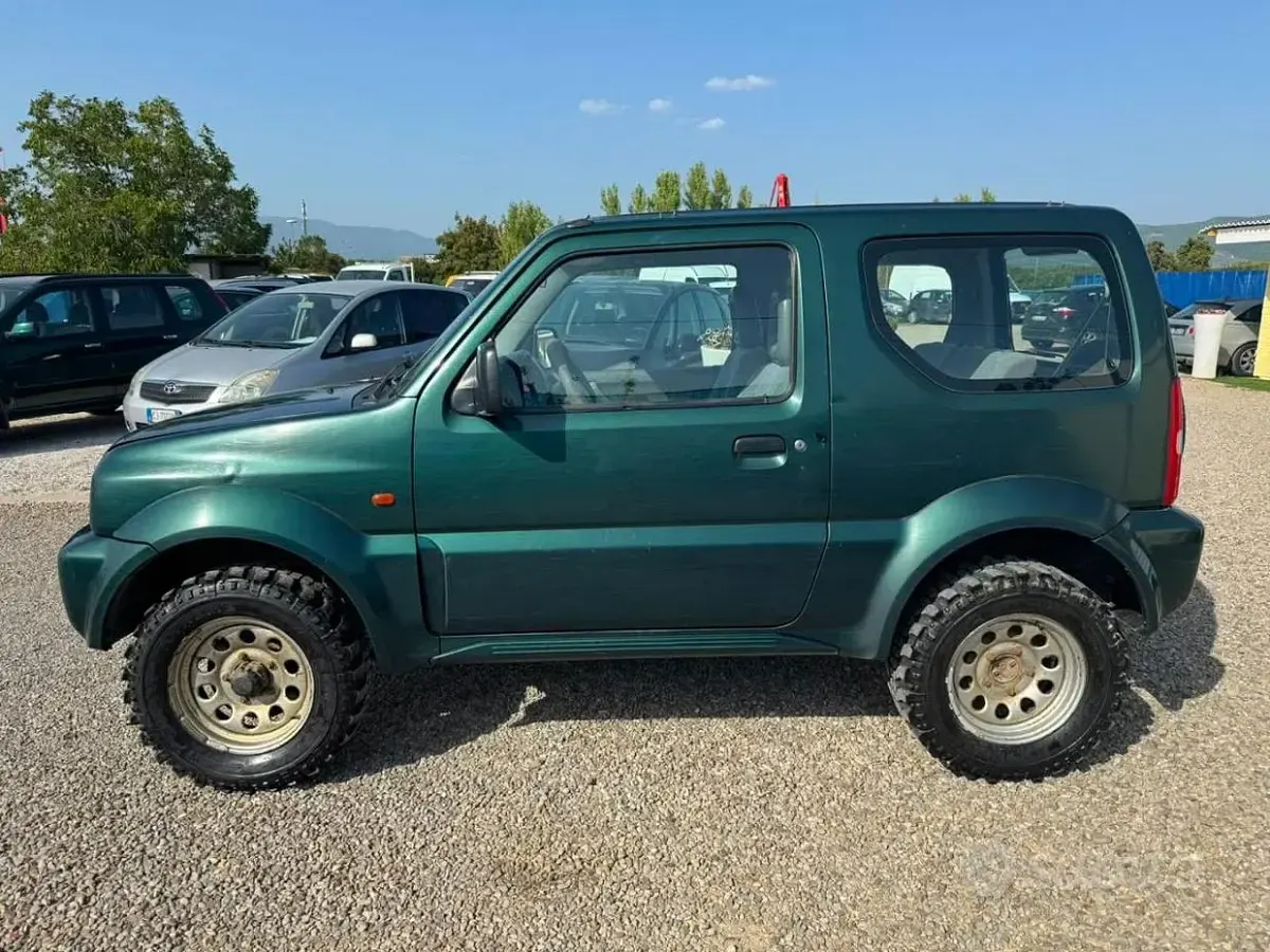 Usata Suzuki Jimny 82 CV (60 kW) 2002 Verde SUV