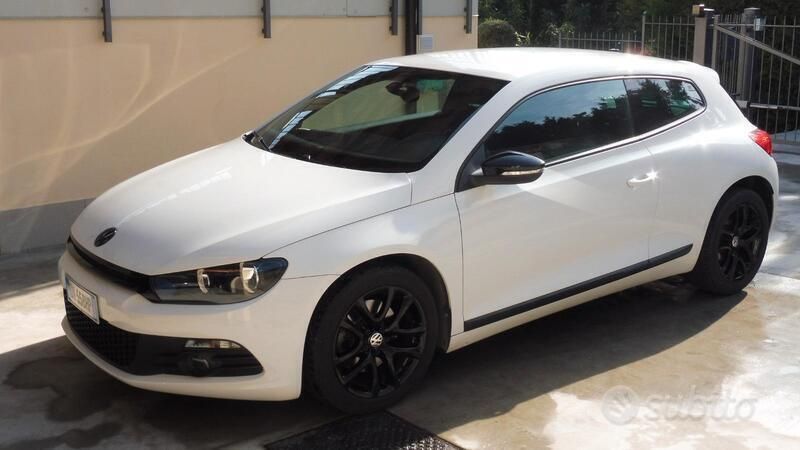 Bianco Usata 2009 VW Scirocco Coupé | 12.500 € (Cara) - Immagine 1/4