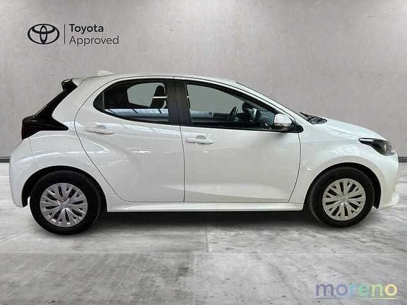 Usata Toyota Yaris Active 111 CV (81 kW) 2023 Bianco Utilitaria