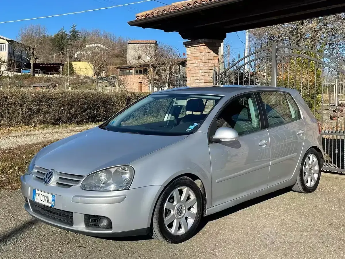 Usata VW Golf IV 140 CV (102 kW) 2004 Berlina