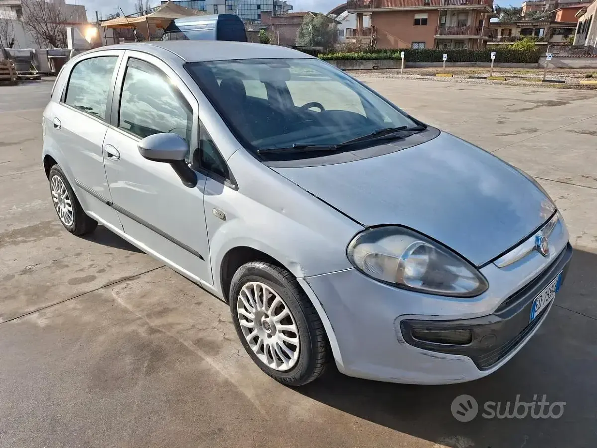 Usata Fiat Punto Evo Dynamic 77 CV (56 kW) 2011 Grigio Utilitaria