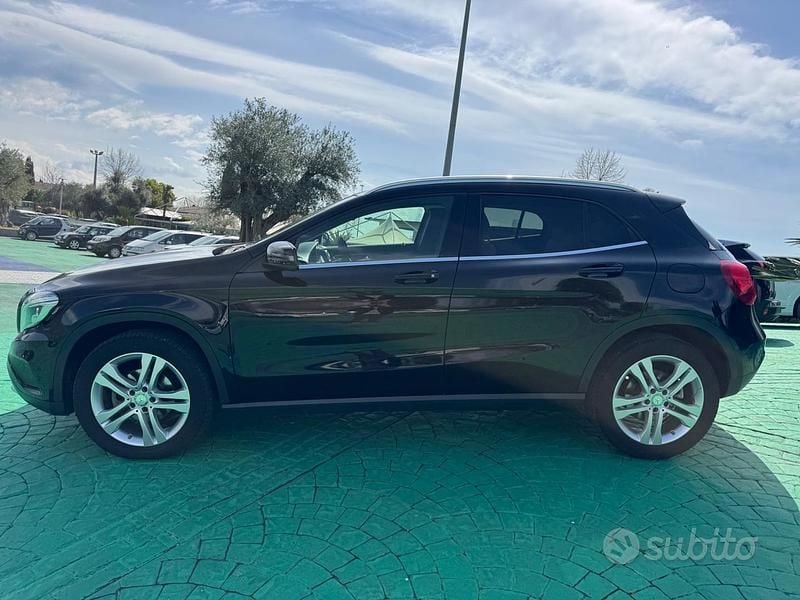 Usata Mercedes GLA200 Premium 136 CV (100 kW) 2016 Nero SUV