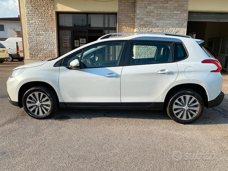 Usata Peugeot 2008 Allure 92 CV (67 kW) 2014 Bianco SUV
