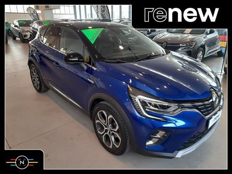 Usata Renault Captur Intens 101 CV (74 kW) 2023 Blu scuro SUV