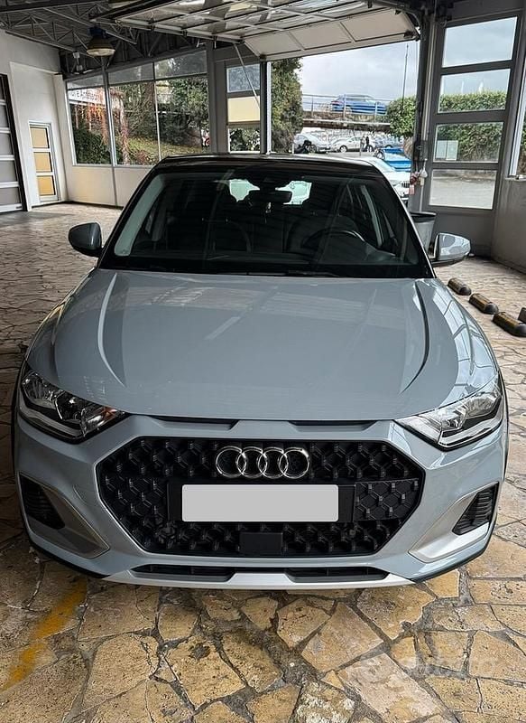 Grigio Usata 2019 Audi A1 Due volumi | 19.000 € (Buon prezzo) - Immagine 1/4