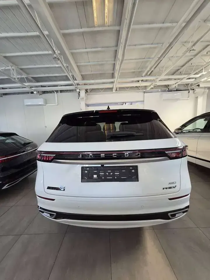 Nuova Jaecoo 8 143 CV (105 kW) 2026 Kakhi white SUV