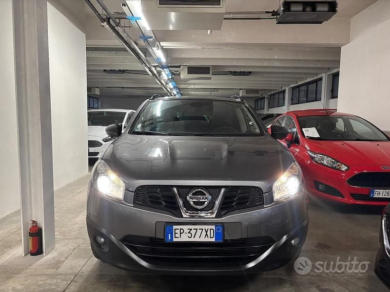 Grigio Usata 2013 Nissan Qashqai SUV | 6300 € (Super prezzo) - Immagine 1/4