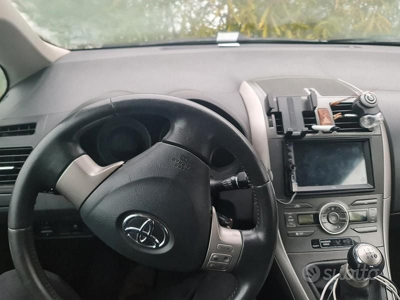 Usata Toyota Auris 90 CV (66 kW) 2008 Grigio Utilitaria