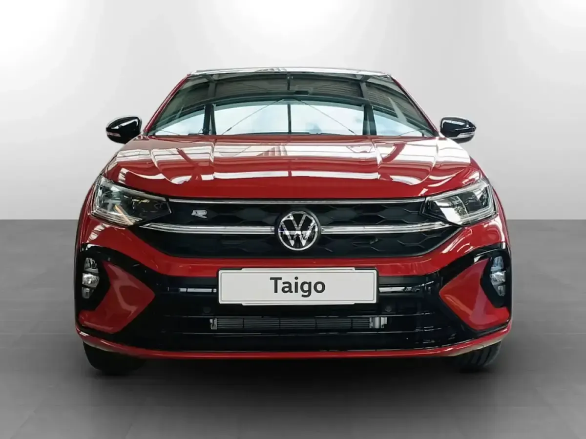 Nuova VW Taigo R-line Plus 116 CV (85 kW) 2026 Kings red metallizzato nero SUV