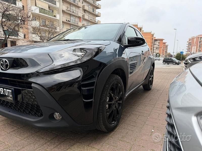 Usata Toyota Aygo X Lounge 72 CV (52 kW) 2024 Blu SUV