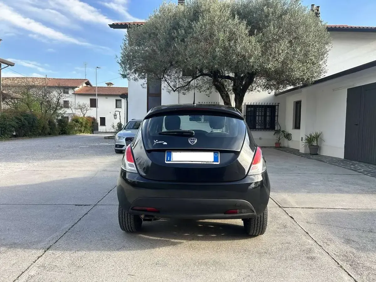 Usata Lancia Ypsilon S 95 CV (69 kW) 2015 Nero Utilitaria