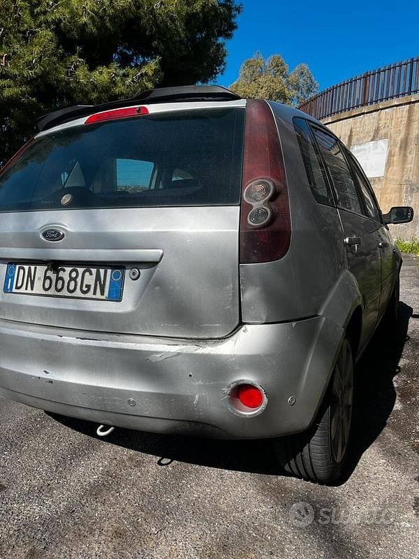 Second-hand Ford Fiesta 68 CP (50 kW) 2008 Gri Hatchback