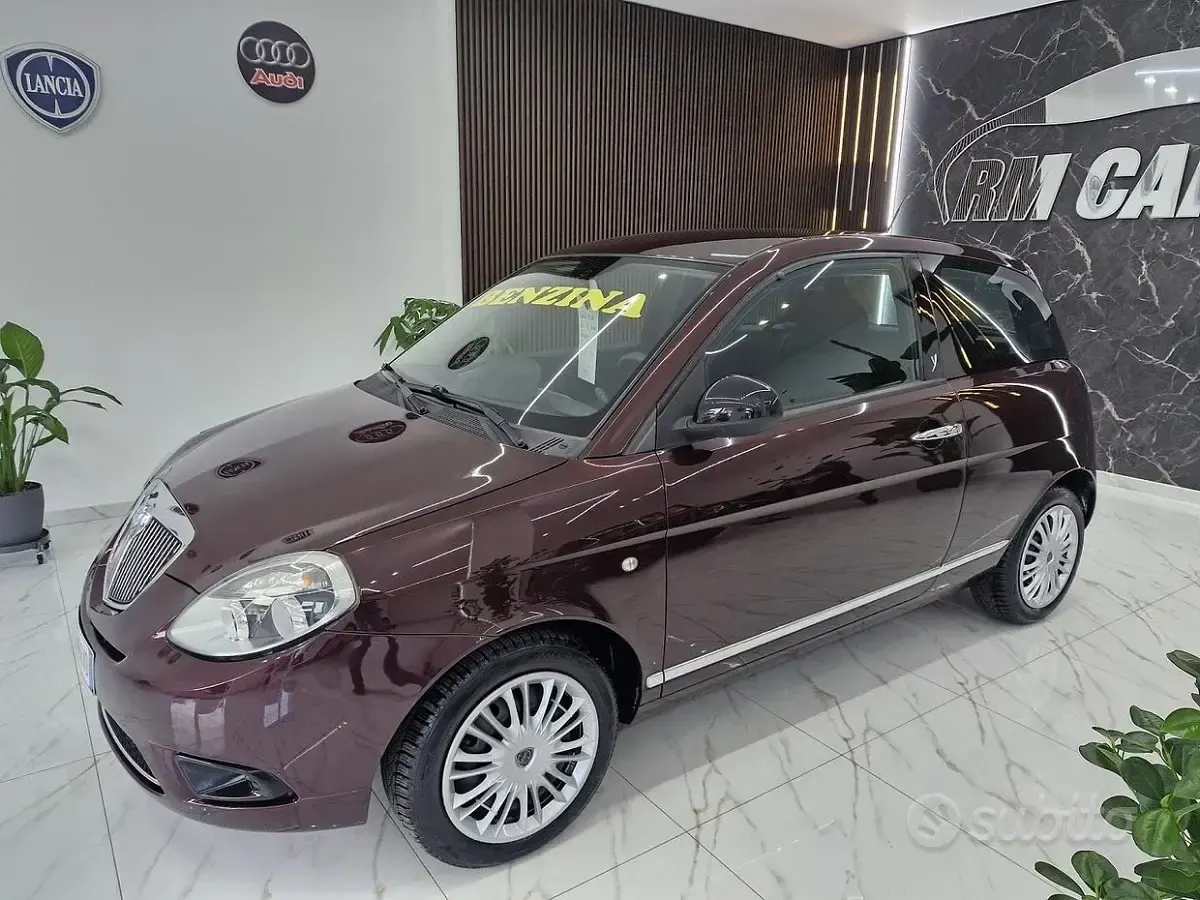 Usado Lancia Ypsilon 69 HP (50 kW) 2011 Vermelho Citadino