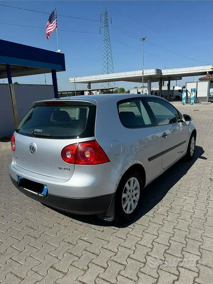 Usata VW Golf V 2004 Grigio Utilitaria
