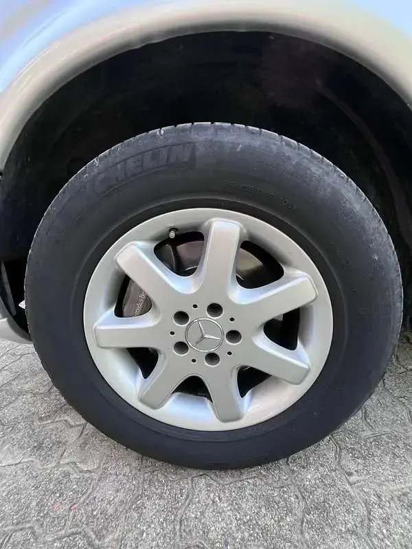 Usata Mercedes ML270 Classic 163 CV (119 kW) 2004 Argento SUV