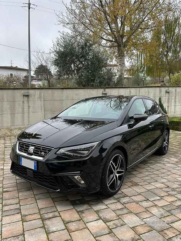 Nero Usata 2019 Seat Ibiza FR Tre volumi | 9500 € (Buon prezzo) - Immagine 1/4