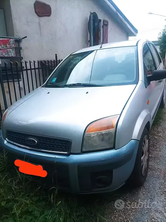 Usata Ford Fusion 68 CV (50 kW) 2003 Grigio Utilitaria