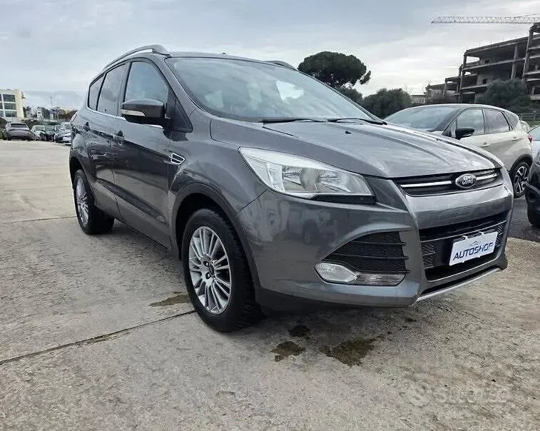 Usata Ford Kuga 115 CV (84 kW) 2014 Grigio SUV